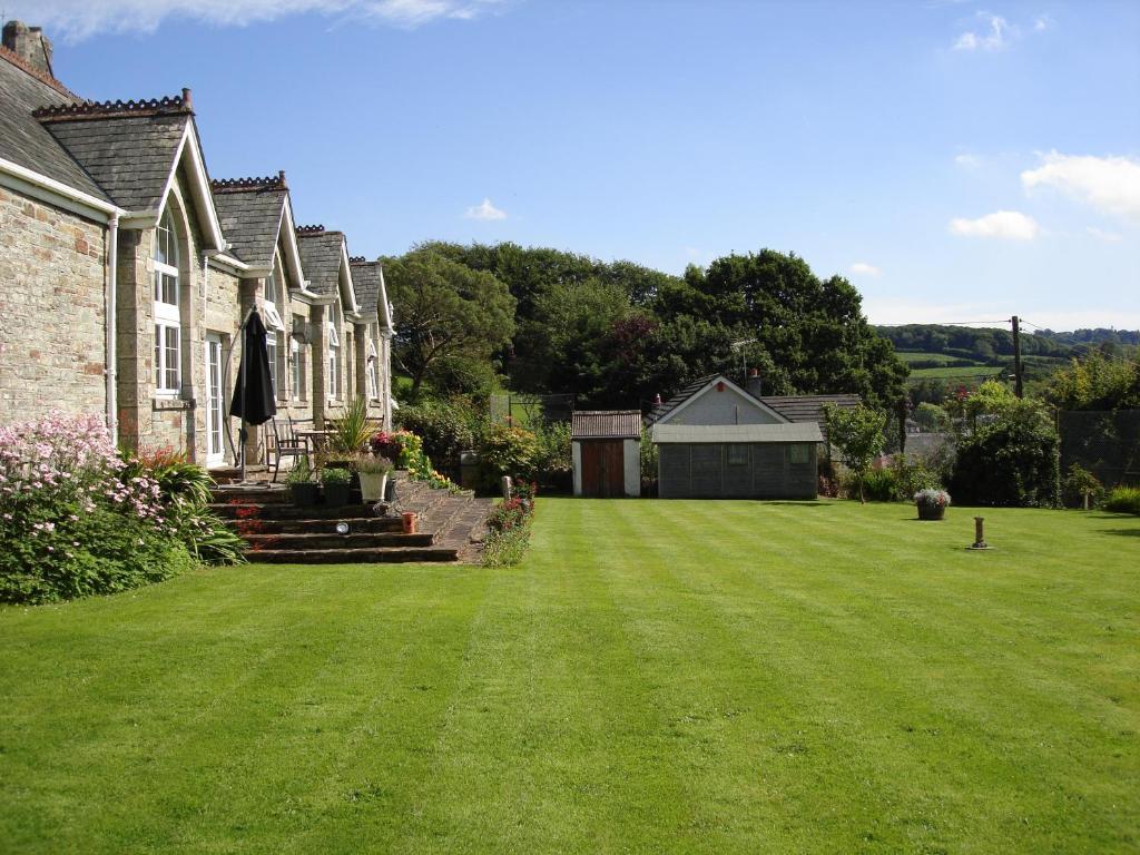 The Old School House Hotel Yelverton Exterior photo