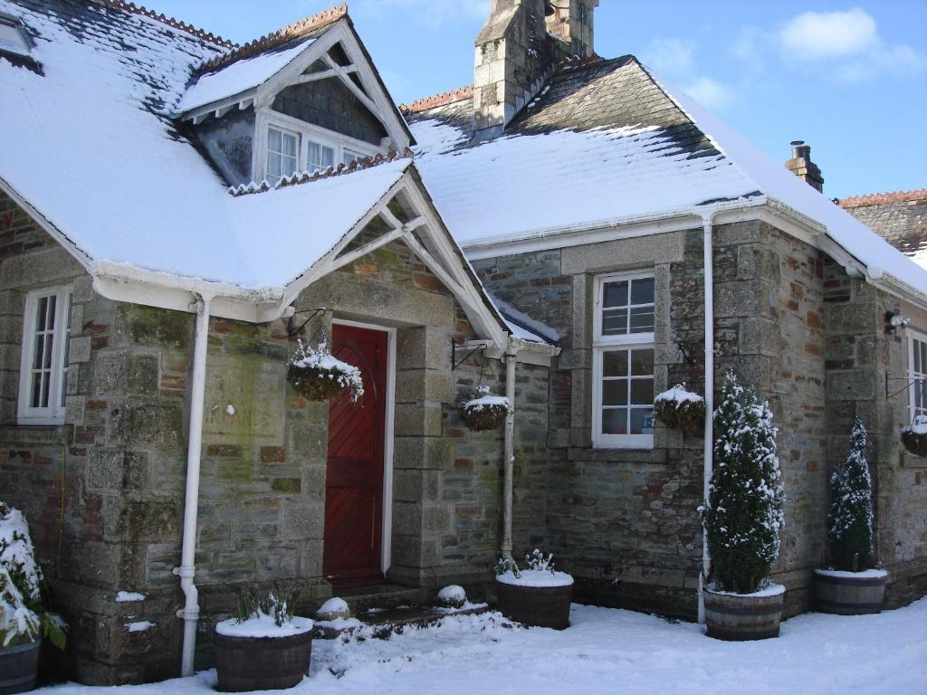 The Old School House Hotel Yelverton Exterior photo